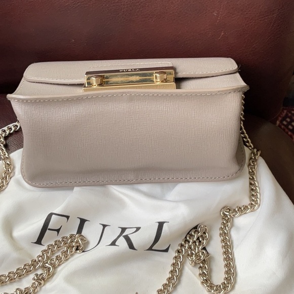 Furla Light Grey Crossbody Bag with Gold Chain and Dust bag - Picture 3 of 8